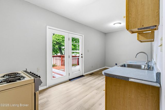 1712 Bass Cir, La Grange, KY 40031