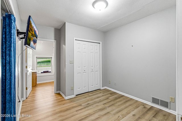 1712 Bass Cir, La Grange, KY 40031