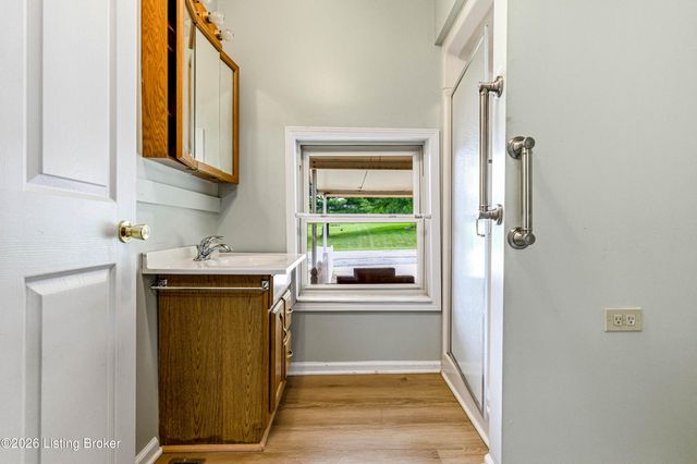 1712 Bass Cir, La Grange, KY 40031