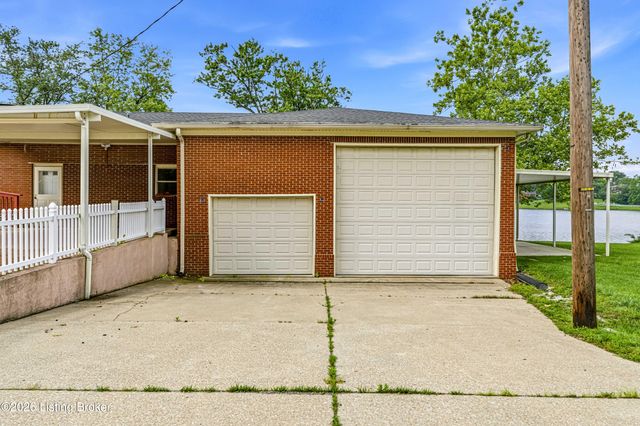 1712 Bass Cir, La Grange, KY 40031