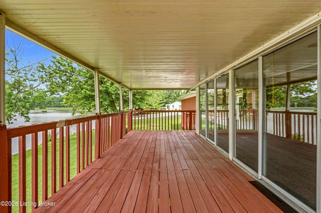 1712 Bass Cir, La Grange, KY 40031