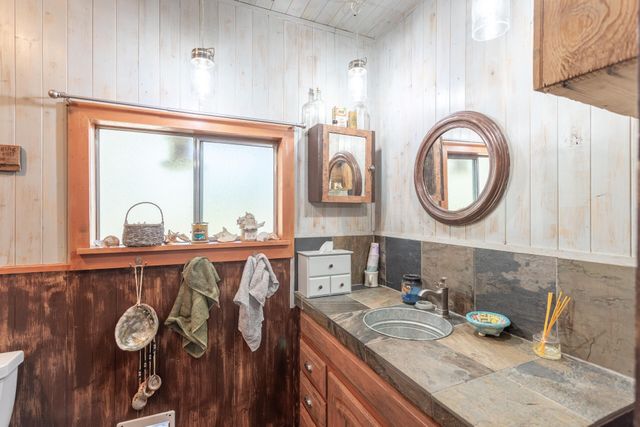 21322 Park Elm Lane, Anderson, CA 96007