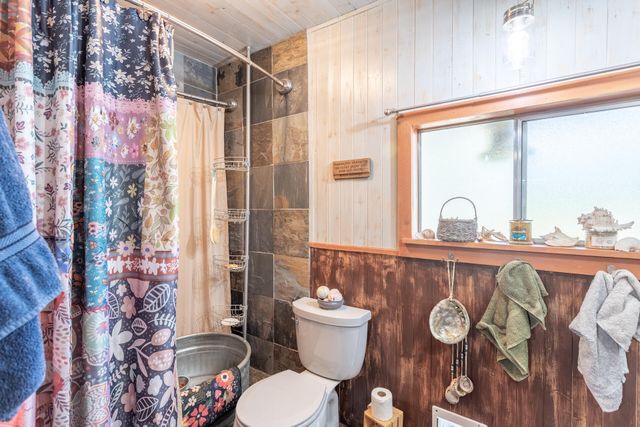 21322 Park Elm Lane, Anderson, CA 96007