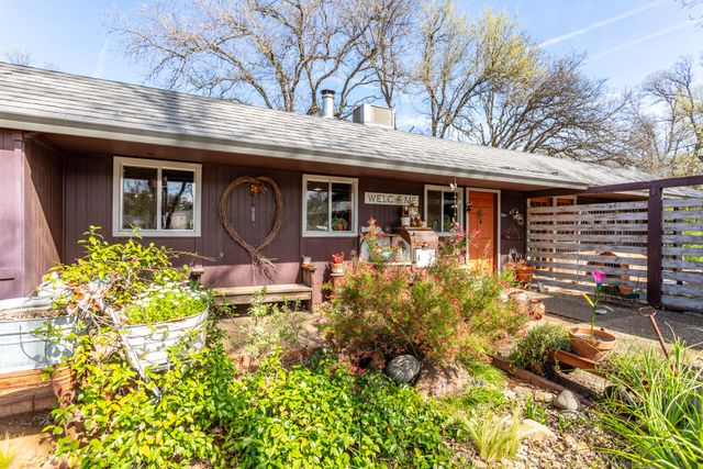 21322 Park Elm Lane, Anderson, CA 96007