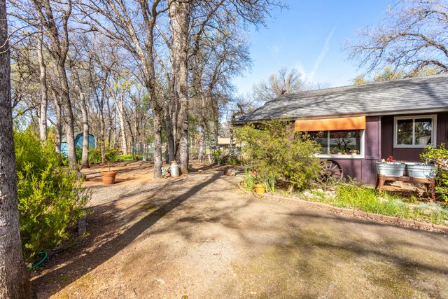 21322 Park Elm Lane, Anderson, CA 96007