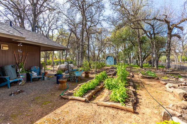 21322 Park Elm Lane, Anderson, CA 96007