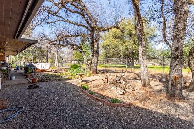 21322 Park Elm Lane, Anderson, CA 96007