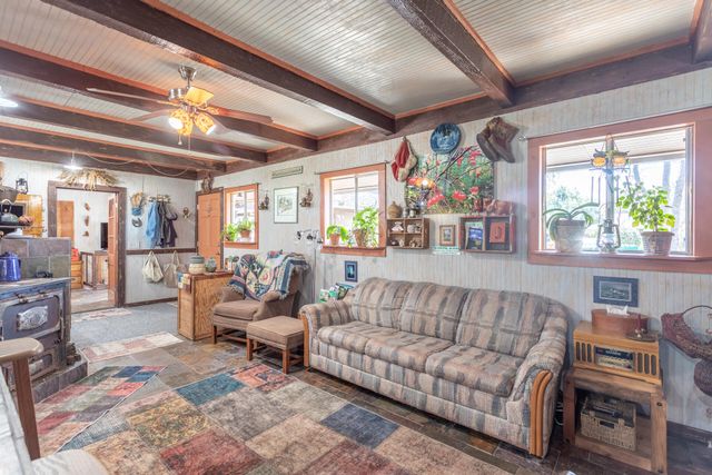 21322 Park Elm Lane, Anderson, CA 96007