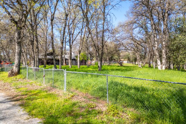 21322 Park Elm Lane, Anderson, CA 96007