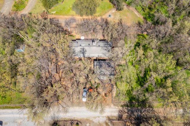 21322 Park Elm Lane, Anderson, CA 96007