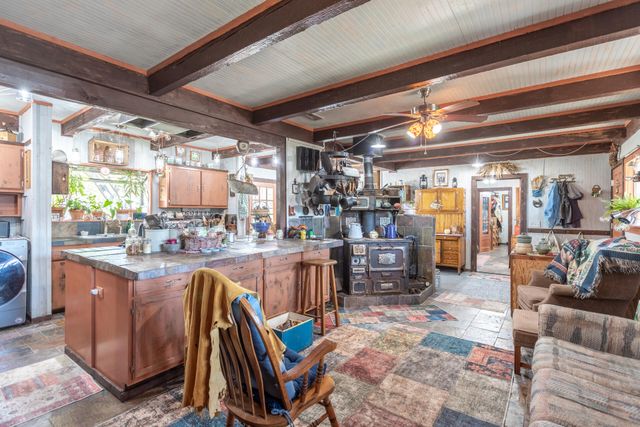 21322 Park Elm Lane, Anderson, CA 96007