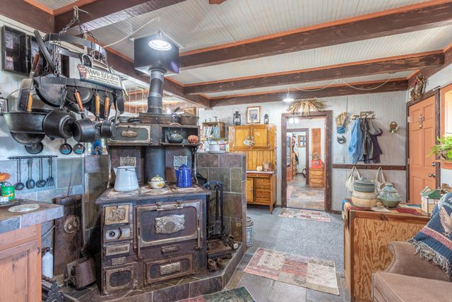 21322 Park Elm Lane, Anderson, CA 96007