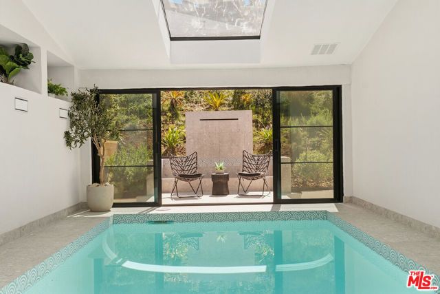 23935 Park Belmonte, Calabasas, CA 91302