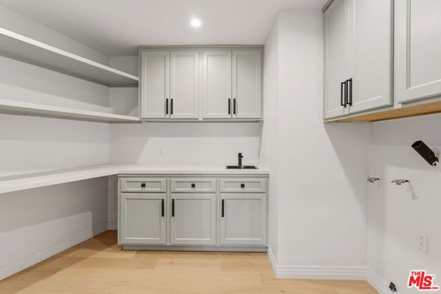 23935 Park Belmonte, Calabasas, CA 91302