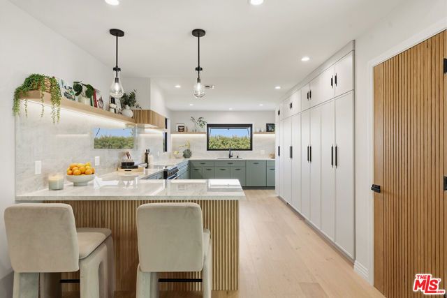 23935 Park Belmonte, Calabasas, CA 91302