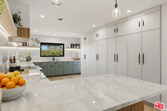 23935 Park Belmonte, Calabasas, CA 91302