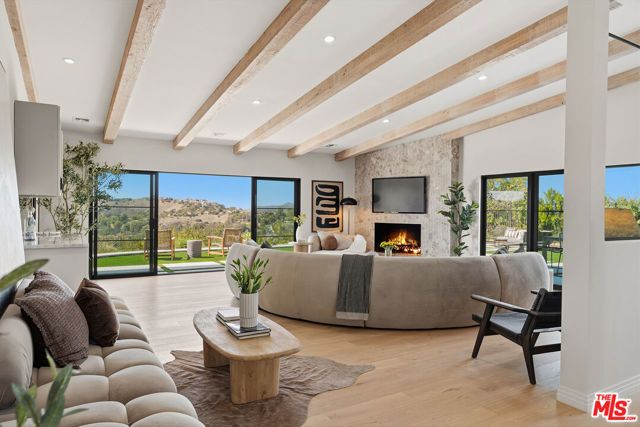 23935 Park Belmonte, Calabasas, CA 91302