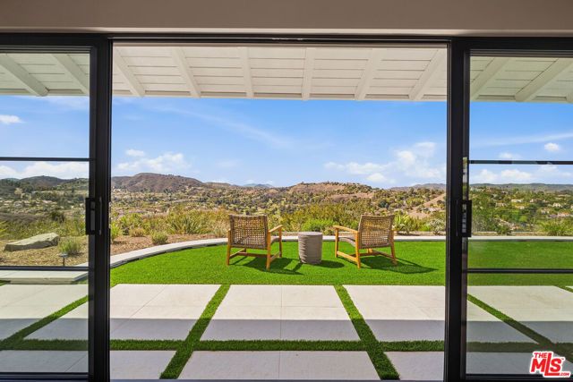23935 Park Belmonte, Calabasas, CA 91302