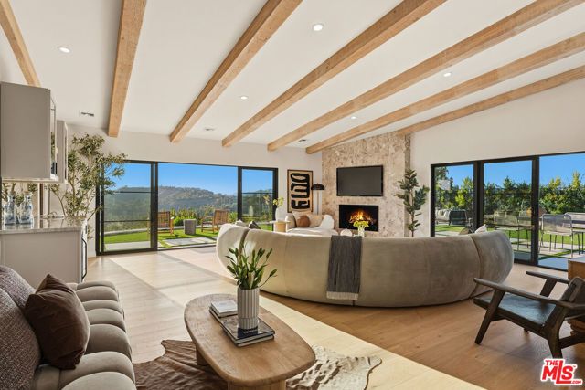 23935 Park Belmonte, Calabasas, CA 91302