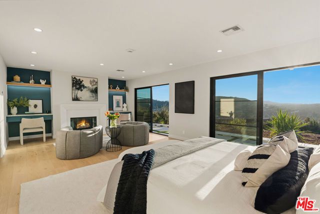 23935 Park Belmonte, Calabasas, CA 91302