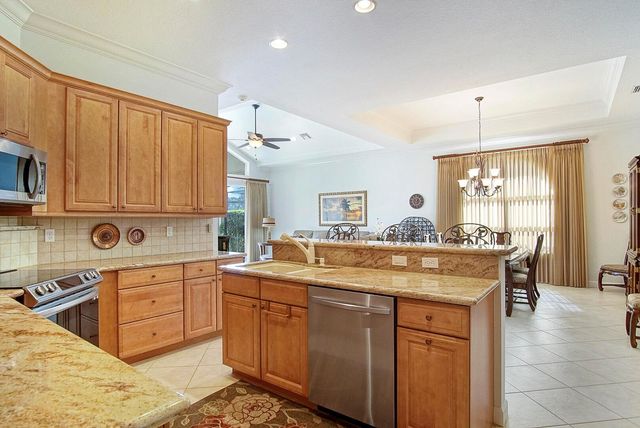 9009 Houndslake Court, Port St Lucie, FL 34986