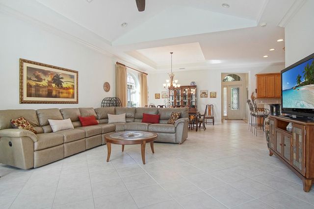 9009 Houndslake Court, Port St Lucie, FL 34986