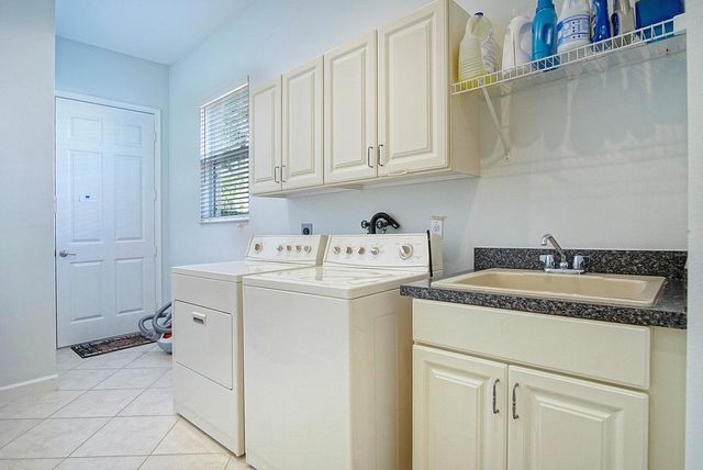 9009 Houndslake Court, Port St Lucie, FL 34986