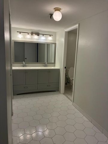 661 NE 195th Street 314, Miami, FL 33179