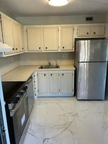 661 NE 195th Street 314, Miami, FL 33179
