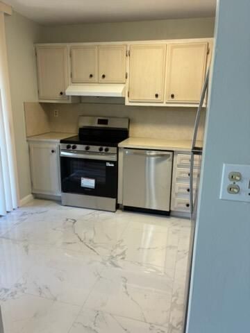 661 NE 195th Street 314, Miami, FL 33179