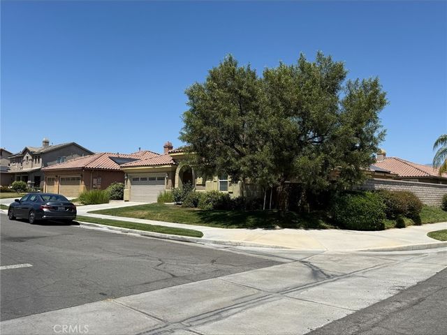 944 Paintbrush Trail, Hemet, CA 92545