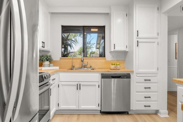 574 Spinnaker Court, Santa Cruz, CA 95062