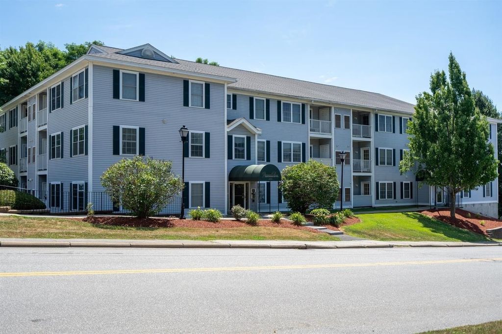 89 Eastern Ave Apt 306, Manchester, NH 03104