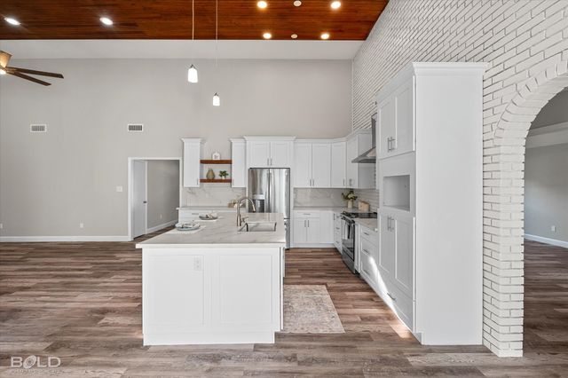 333 Greenacres Boulevard, Bossier City, LA 71111