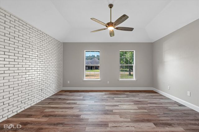 333 Greenacres Boulevard, Bossier City, LA 71111