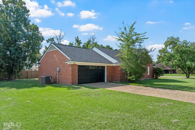 333 Greenacres Boulevard, Bossier City, LA 71111