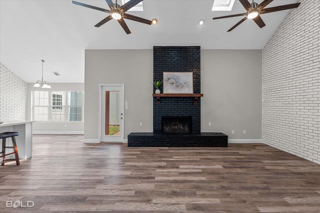 333 Greenacres Boulevard, Bossier City, LA 71111