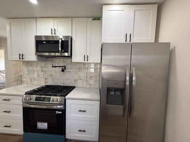 N88W14926 Jefferson AVENUE, Menomonee Falls, WI 53051