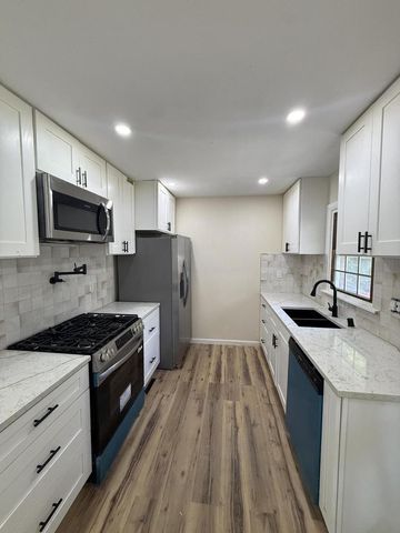 N88W14926 Jefferson AVENUE, Menomonee Falls, WI 53051