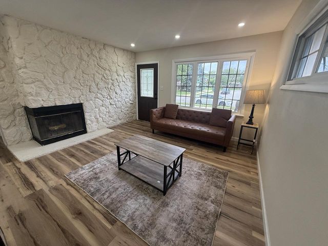 N88W14926 Jefferson AVENUE, Menomonee Falls, WI 53051