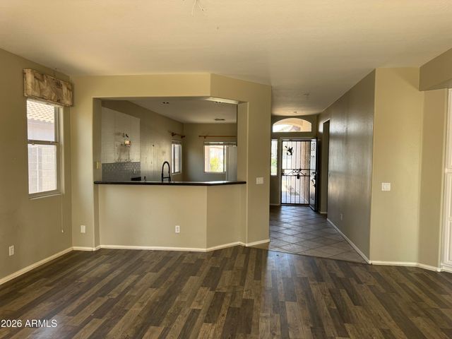 2575 E BROOKS Street, Gilbert, AZ 85296