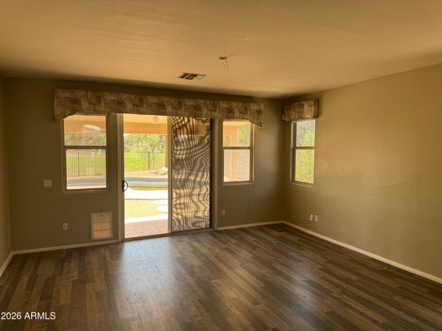 2575 E BROOKS Street, Gilbert, AZ 85296