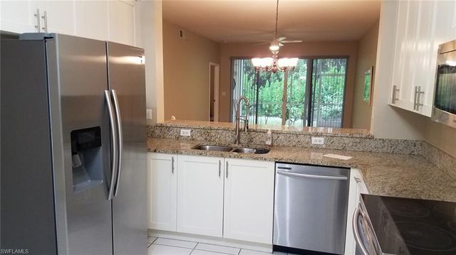 670 Luisa LN 807-1, Naples, FL 34104