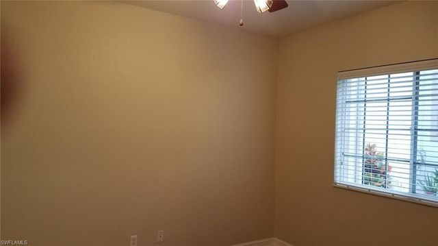 670 Luisa LN 807-1, Naples, FL 34104