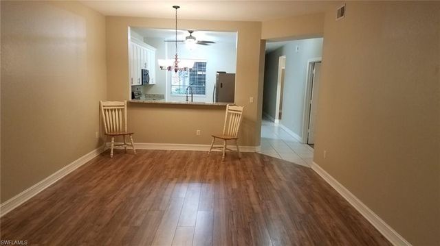 670 Luisa LN 807-1, Naples, FL 34104