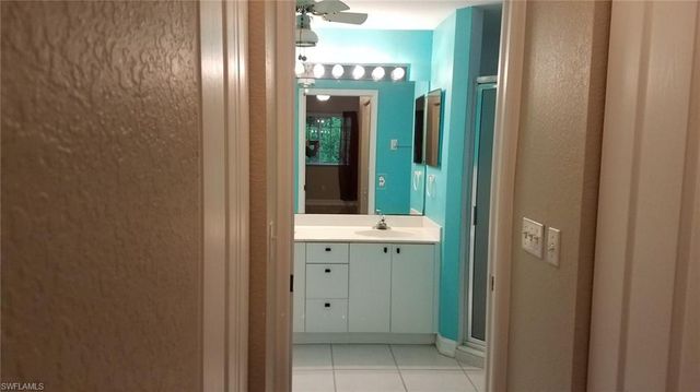 670 Luisa LN 807-1, Naples, FL 34104