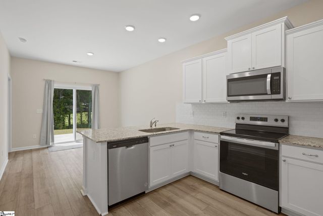 124 Brown Circle, Easley, SC 29642