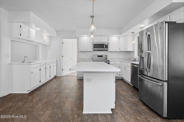 136 Kemberly Court, Jacksonville, NC 28540