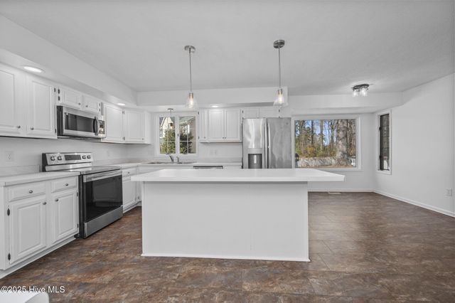 136 Kemberly Court, Jacksonville, NC 28540