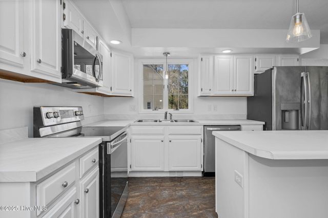 136 Kemberly Court, Jacksonville, NC 28540